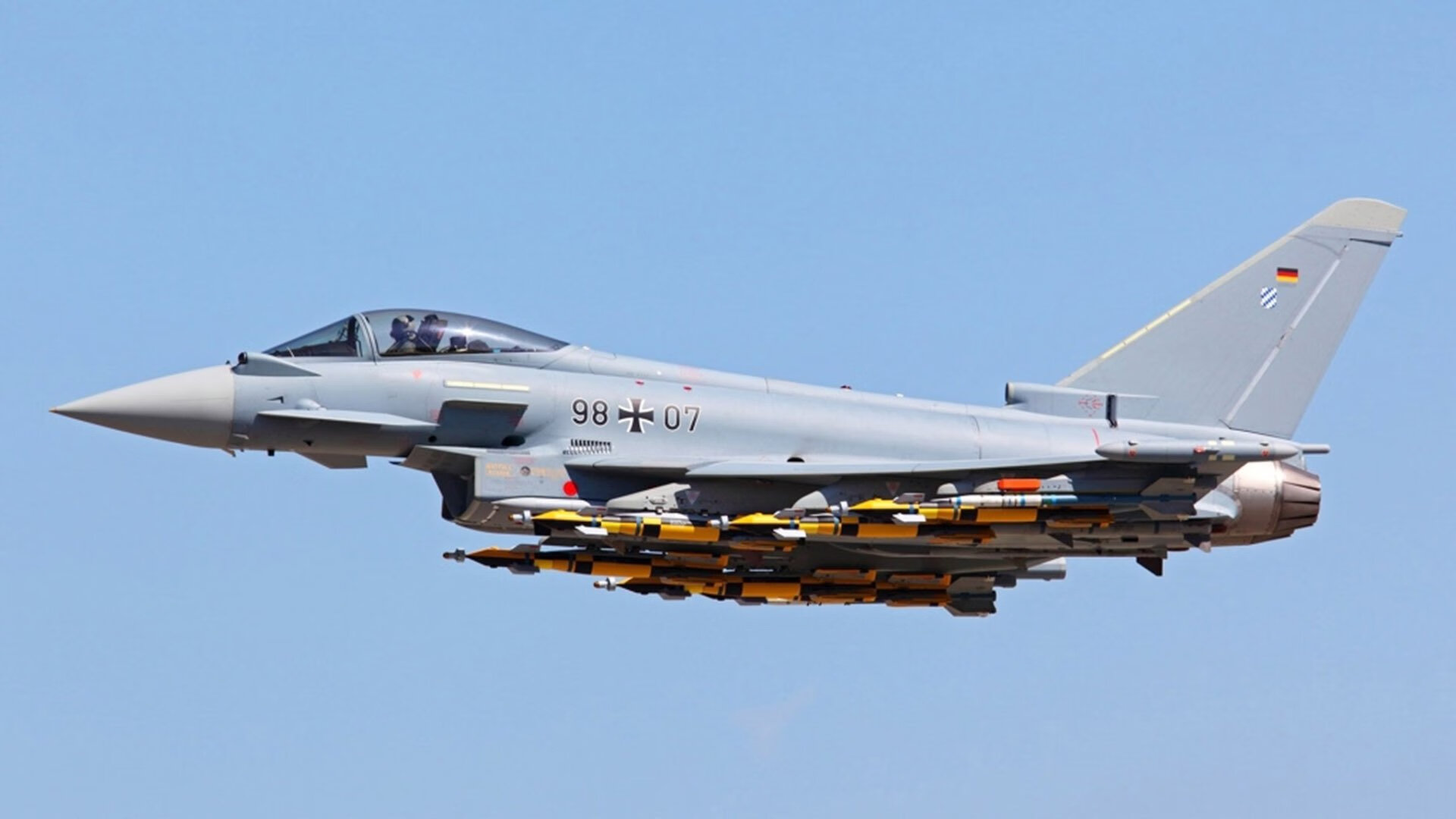 爱游戏体育官方网站-足球赛事更新：女足比拼的团队拼搏精神！，女足比赛名单