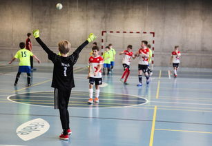 AYX SPORTS-四国蝶泳转身用时差距仅0.07秒，蝶泳转身动作