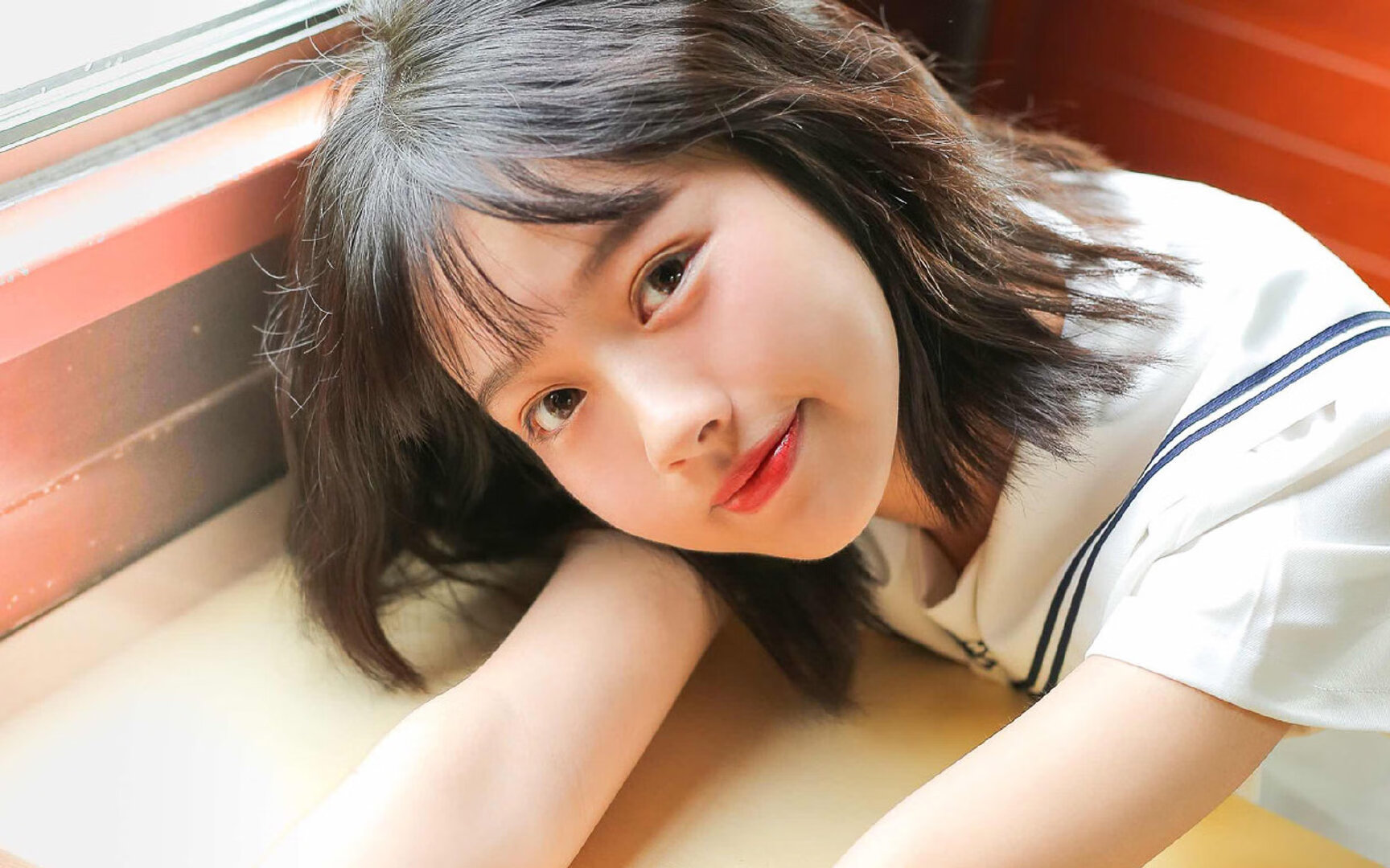 奋战200米 李冰洁诠释竞技精神，李冰洁800自夺冠